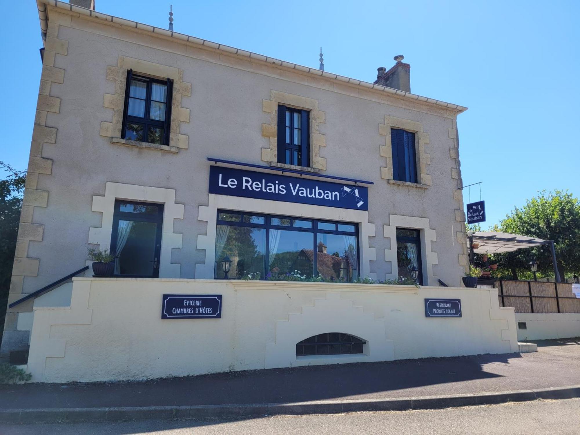 Le Relais Vauban Bed & Breakfast Bazoches  Bagian luar foto